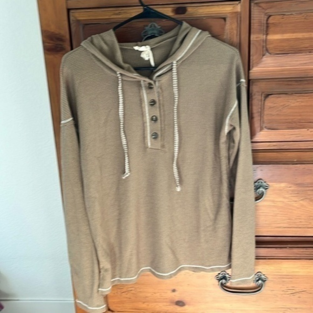 Hem And Thread Dark Tan Henley Top Tee With Hood Long Sleeve Size Small NWT